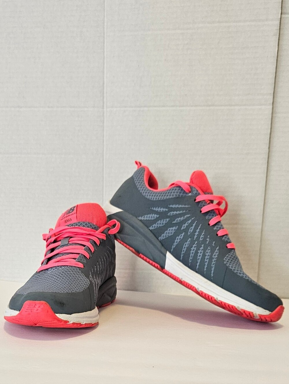 Women's New Balance 1065 Rev Lite Walking Shoes - Grey/Blue/Pink - 10B - Used